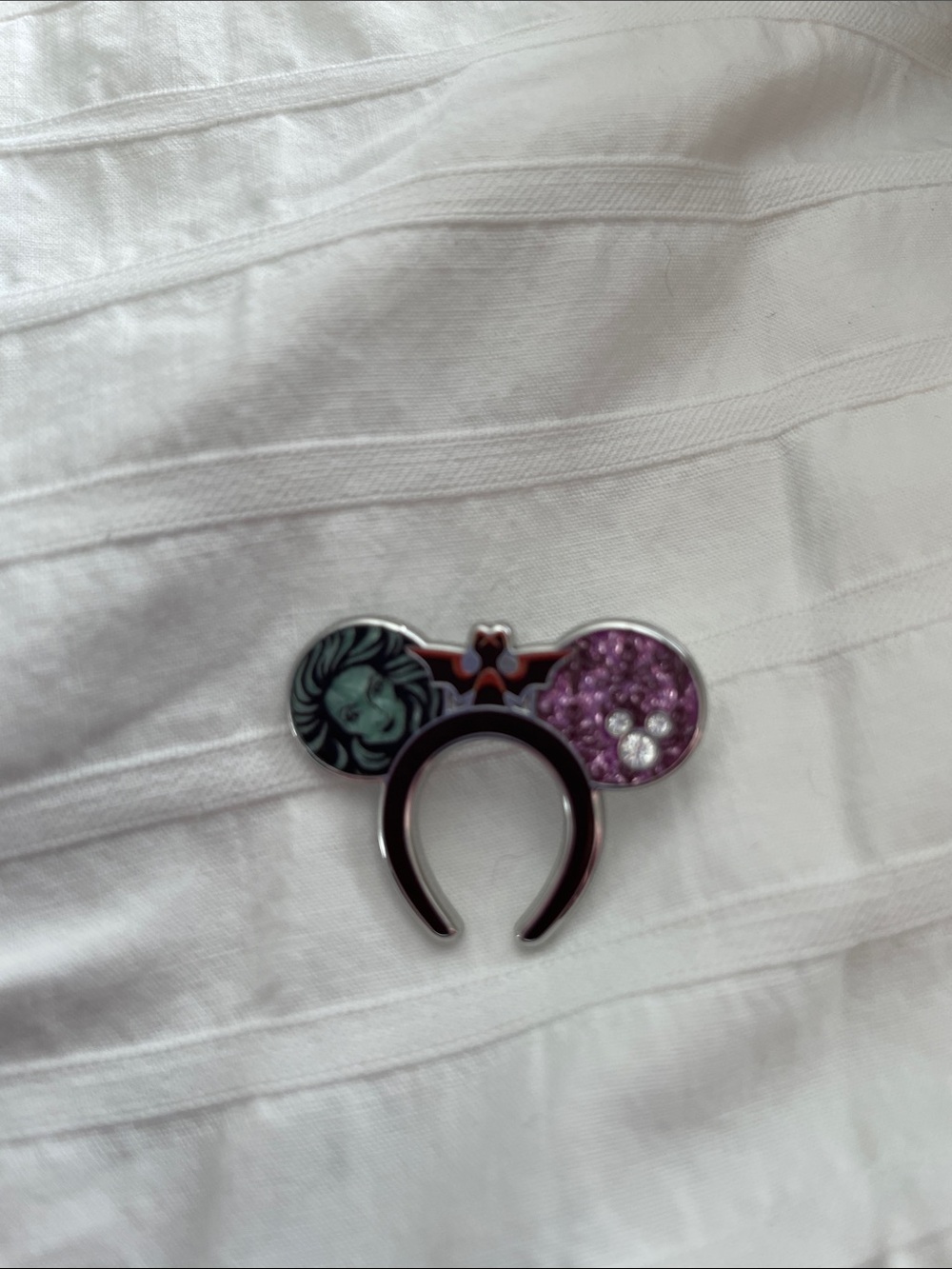 Madame Leota Super Chaser 2026 Wave A Disneyland Hidden Disney Mickey Ears Pin